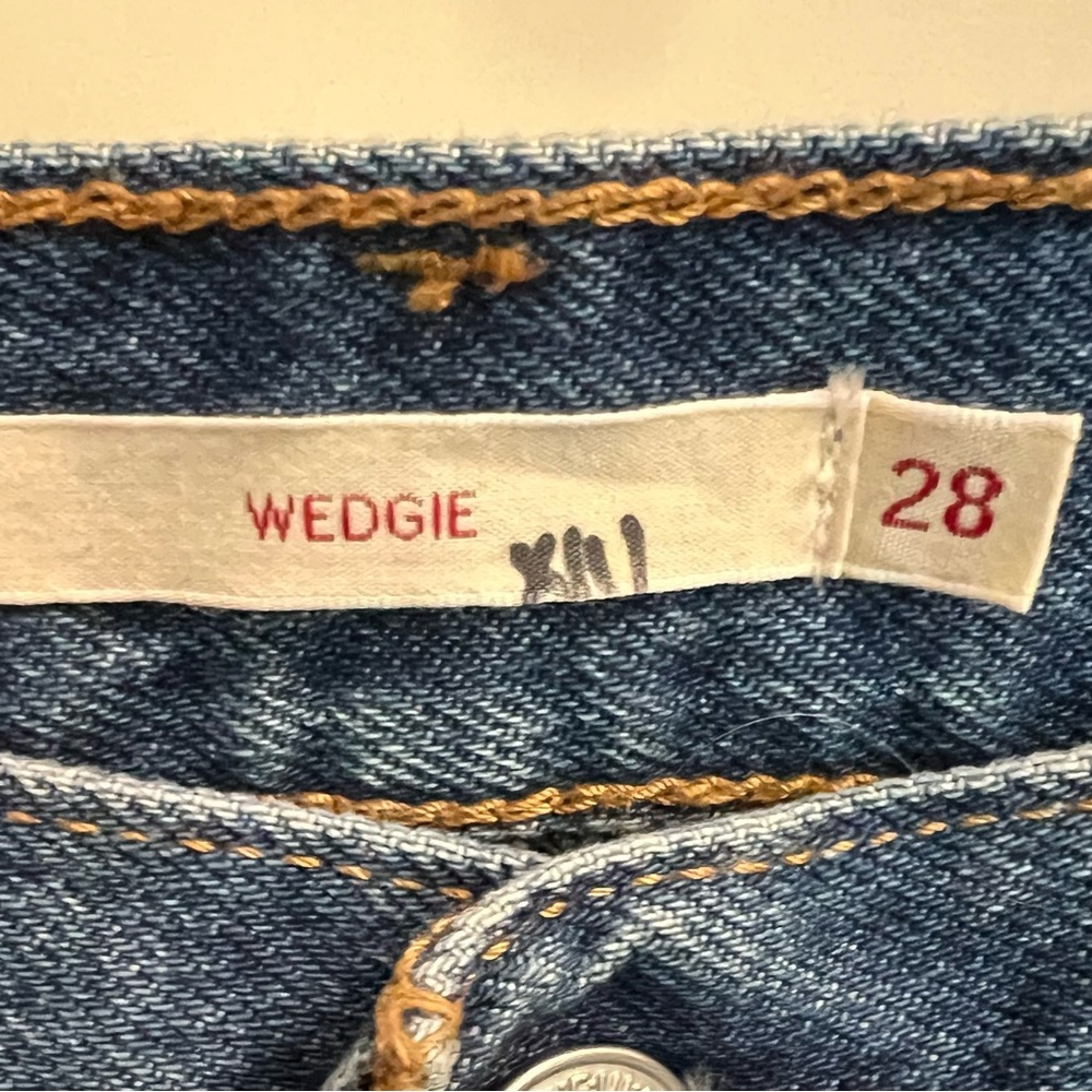 Levi’s Wedgie Jeans  (Premium) – Classic Blue (28) - Picture 9 of 10